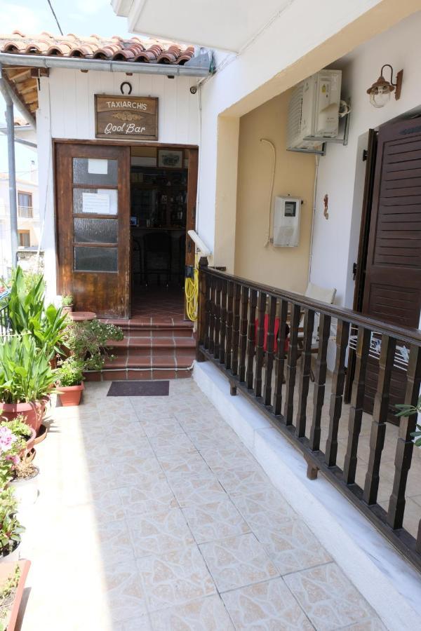 Taxiarchis Apartments مدينة سكياثوس المظهر الخارجي الصورة